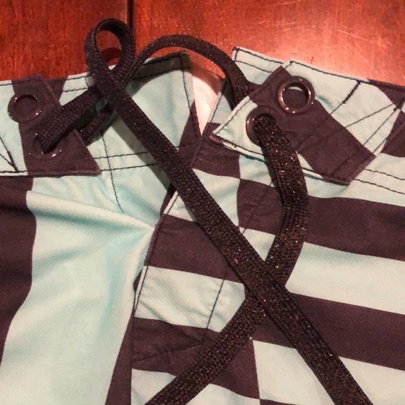 Oakley swimsuit - Picture 3 of 5